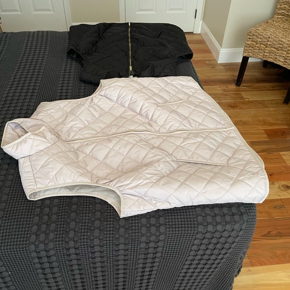Old Navy Jackets & Blazers - Old Navy Beige & Black Quilted Vest